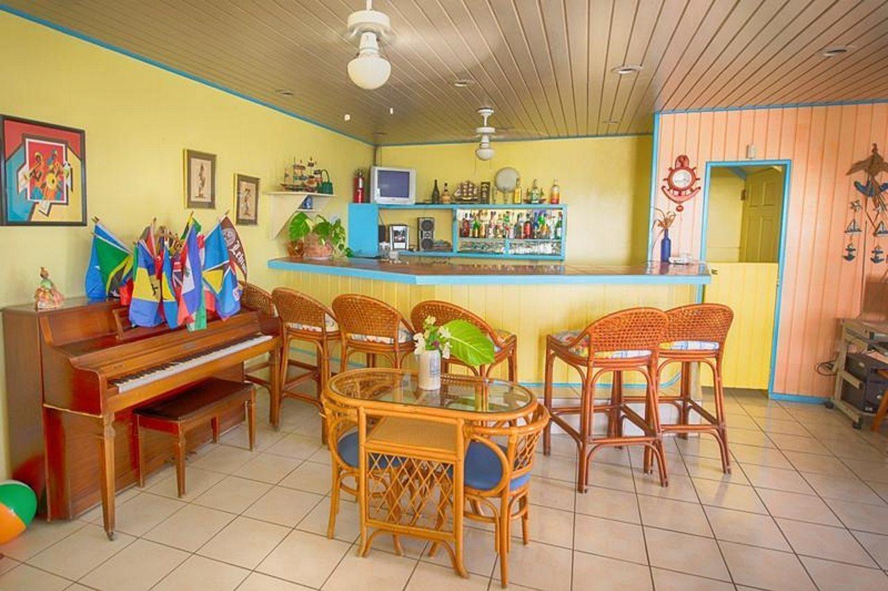 Anchorage Inn Dickenson Bay エクステリア 写真