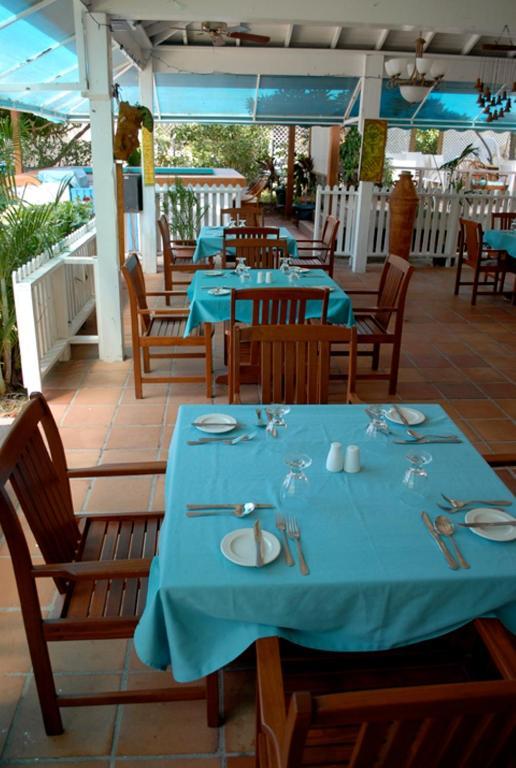 Anchorage Inn Dickenson Bay エクステリア 写真