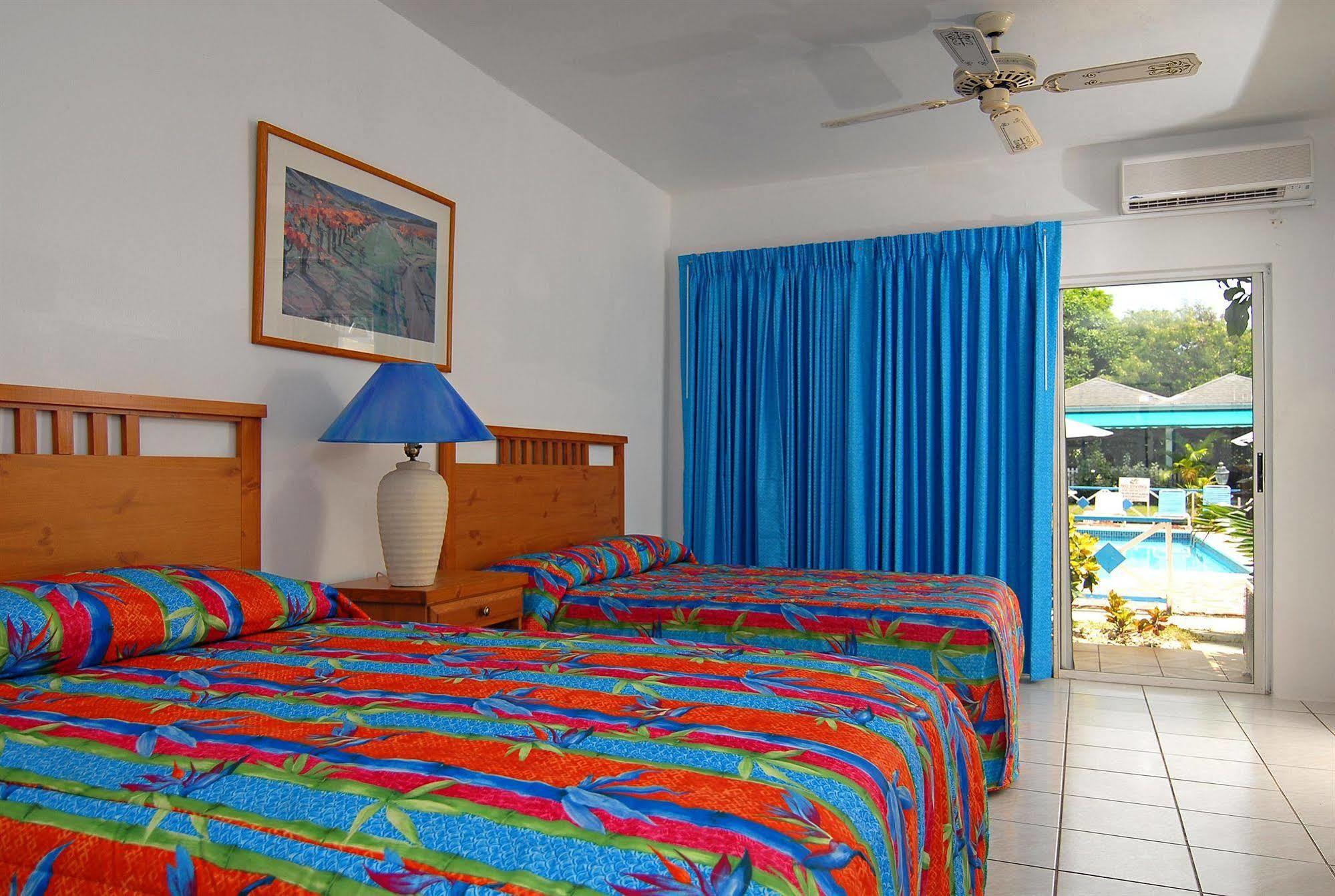 Anchorage Inn Dickenson Bay エクステリア 写真