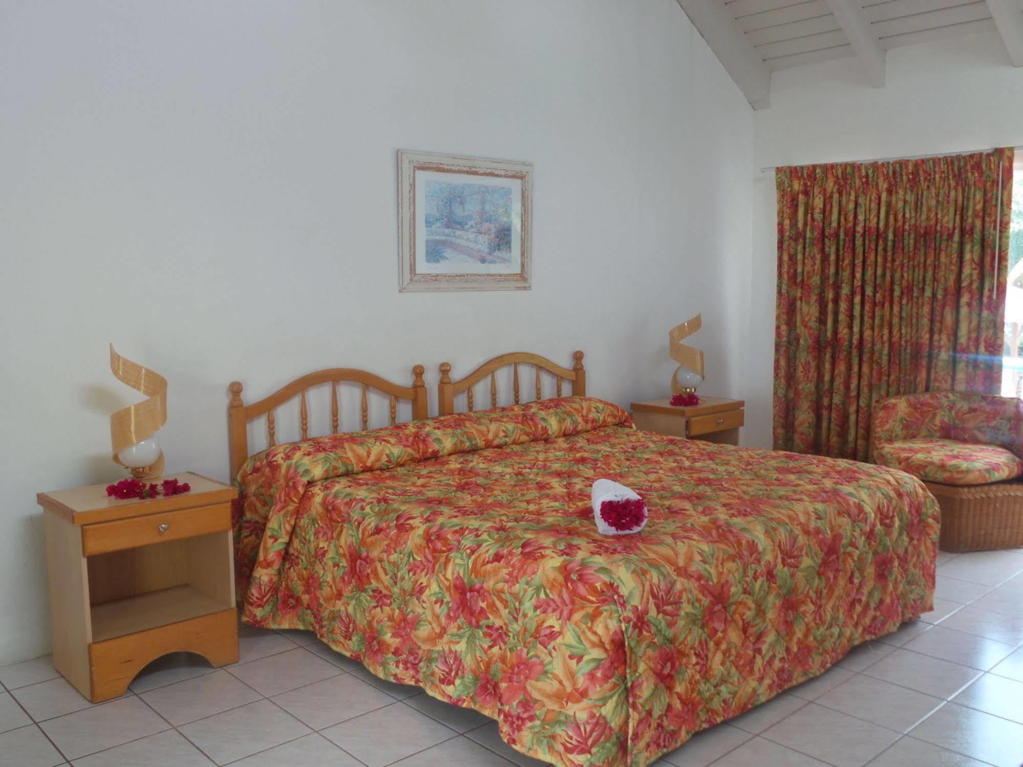 Anchorage Inn Dickenson Bay エクステリア 写真