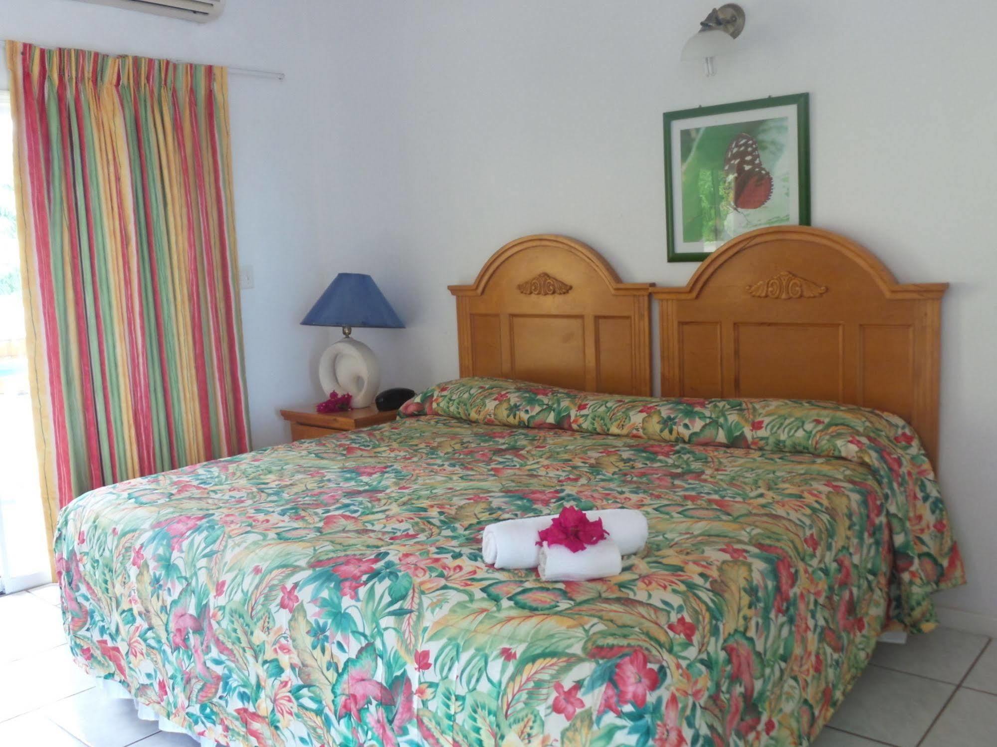 Anchorage Inn Dickenson Bay エクステリア 写真